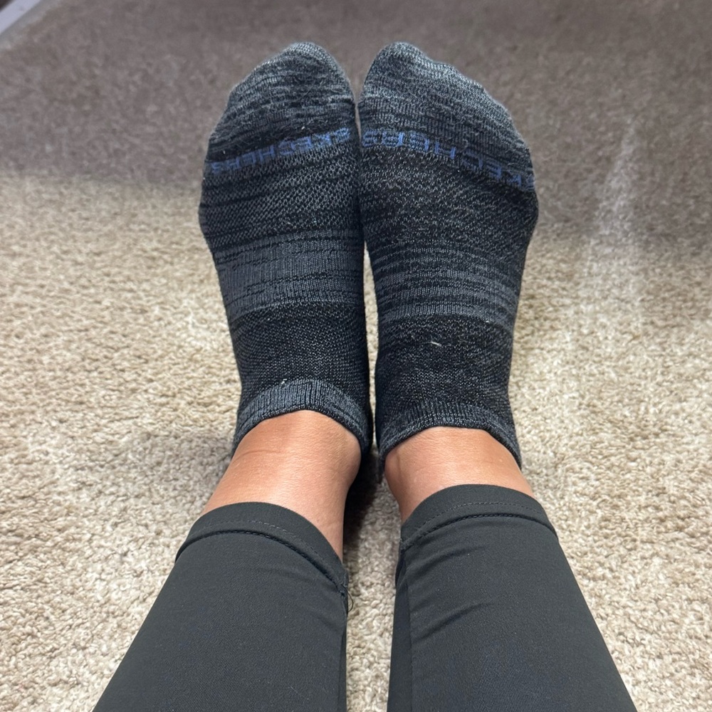 Skechers Women’s 5-7 Blue and Grey Low Cut Socks